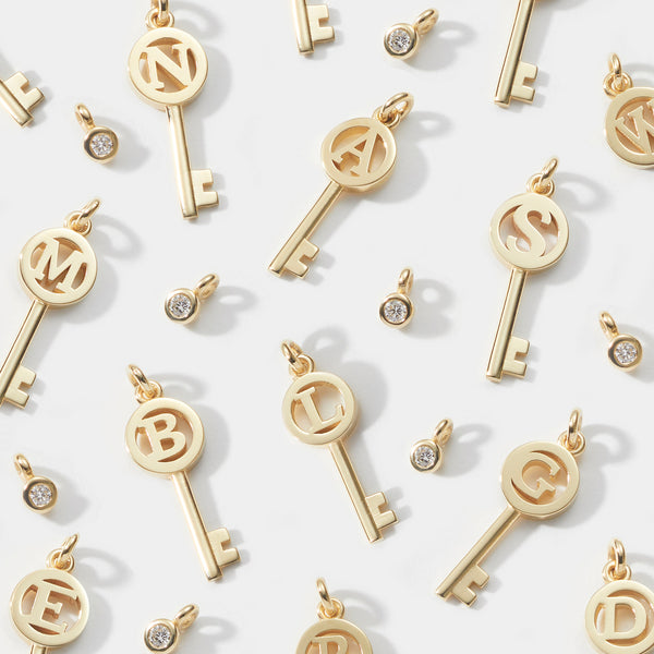 Solo Initial Key in Yellow Gold
