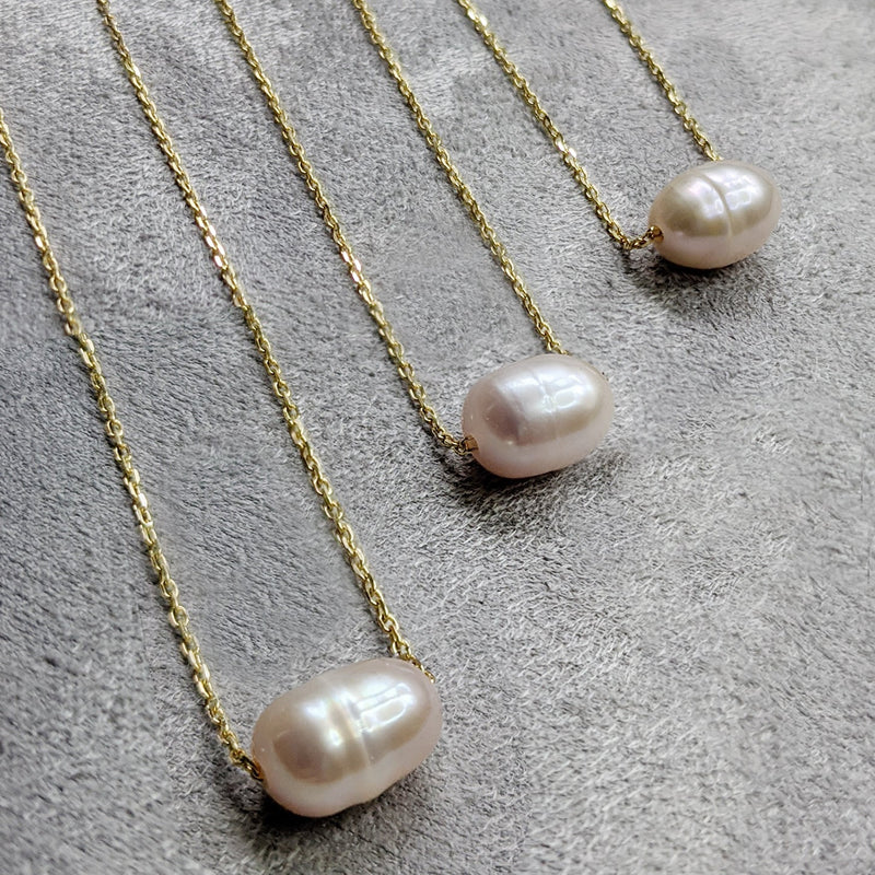 "RTS" Solo Pearl Necklace in Yellow Gold
