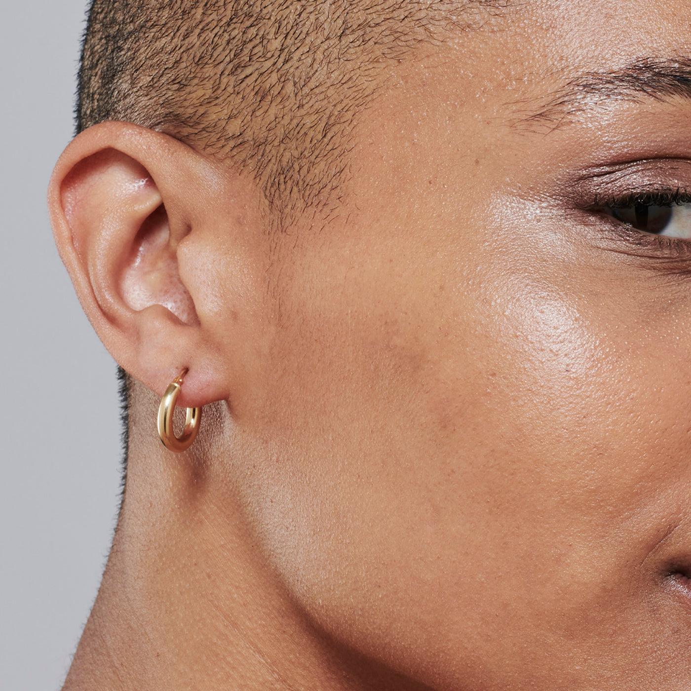 Gold Hoop Earrings 15mm LUKE ROSE Shop solid gold earrings