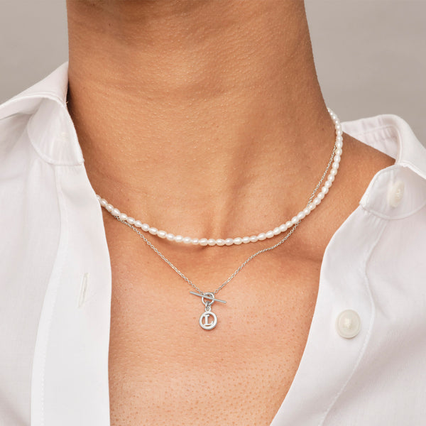 Baby T Bar Initial Disc Necklace in Platinum
