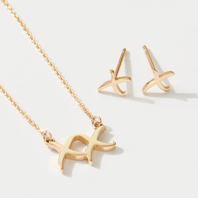 The KISS KISS Necklace in Yellow Gold