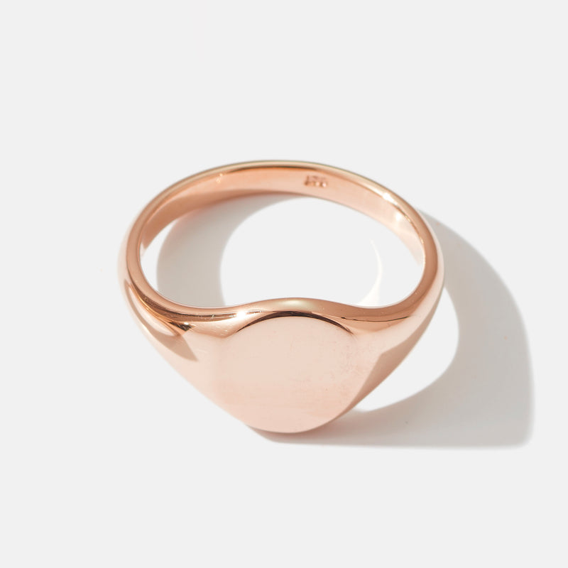 Small Signet Ring in Rose Gold