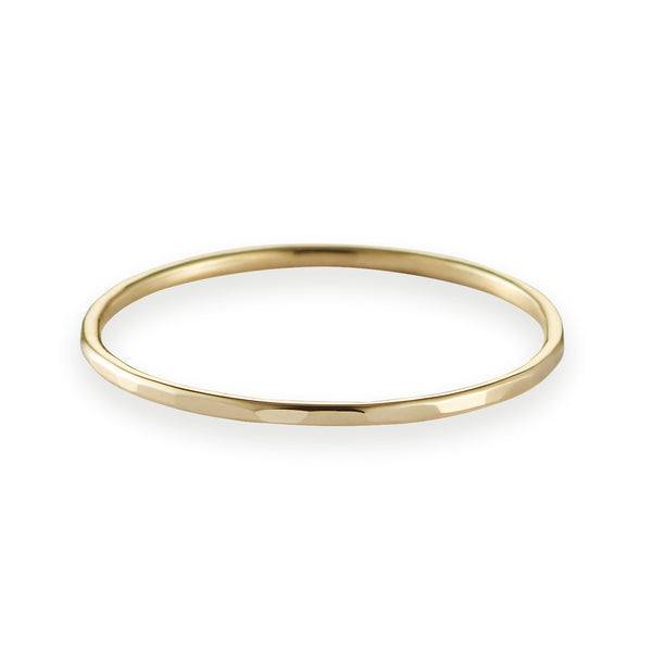 Fine Hammered Band in Yellow Gold