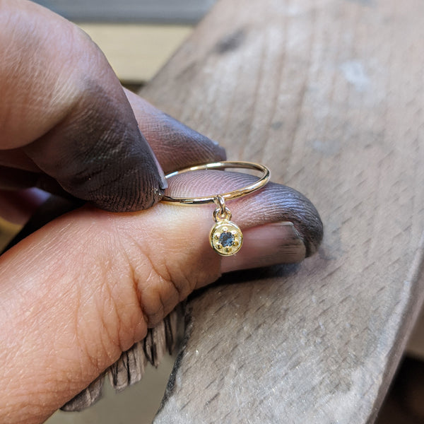 Birthstone Poppy Rock Drop Ring in Yellow Gold